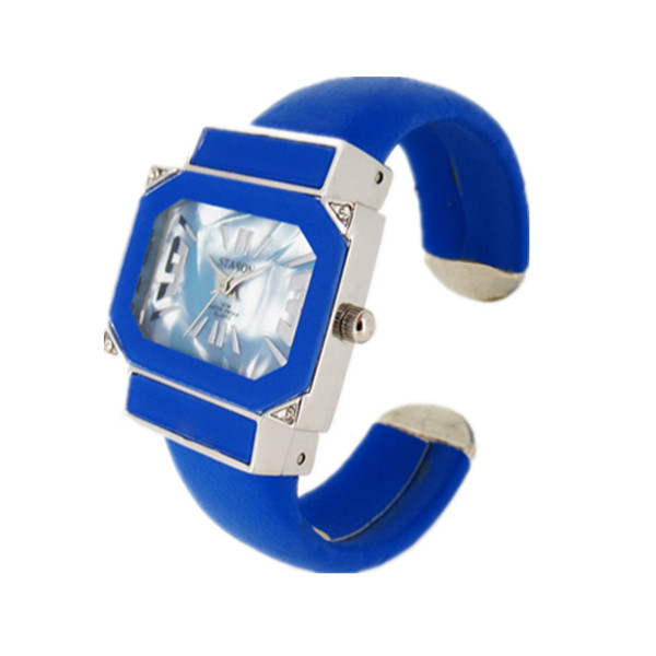 時(shí)尚百搭手鐲促銷手表廠家直銷【穩(wěn)達(dá)時(shí)鐘表】