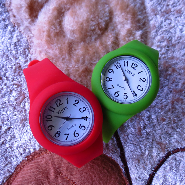 硅膠環(huán)?？ㄍ▋和黉N手表定做【穩(wěn)達時鐘表】