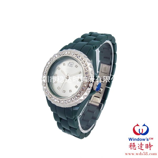 綠色朔料殼帶男士手表