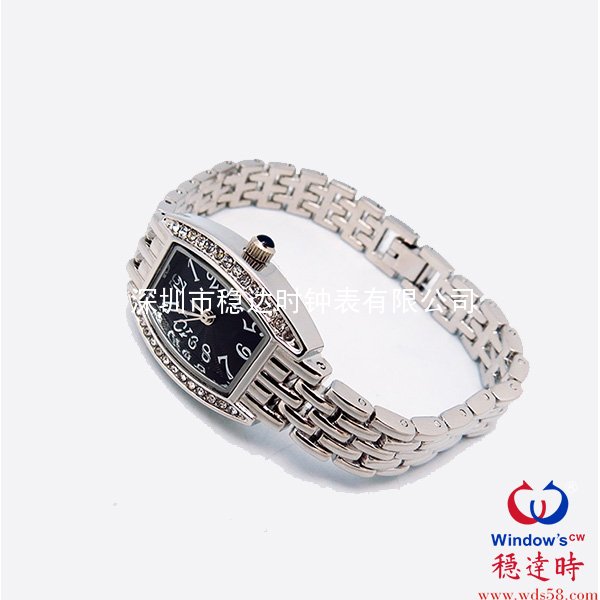 穩(wěn)達(dá)時(shí)鑲石手表定制工廠
