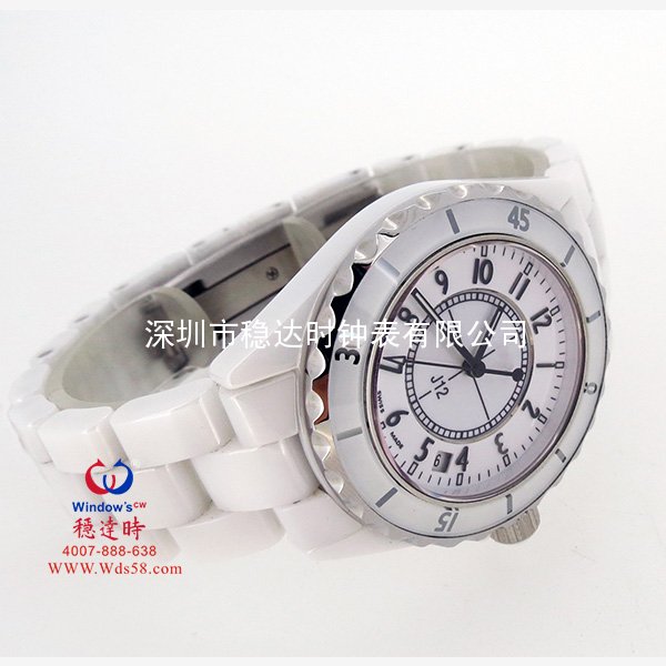 穩(wěn)達時時尚精致陶瓷女士手表