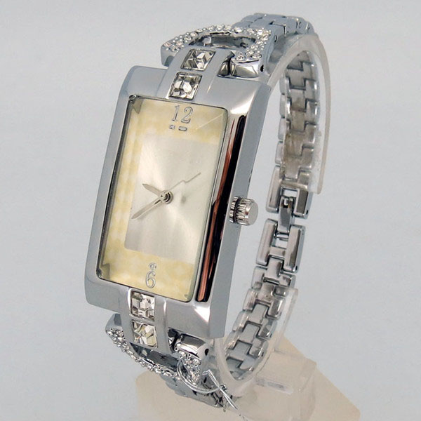 穩(wěn)達(dá)時時尚新款玫瑰金鑲鉆捷克石女式手表批發(fā)