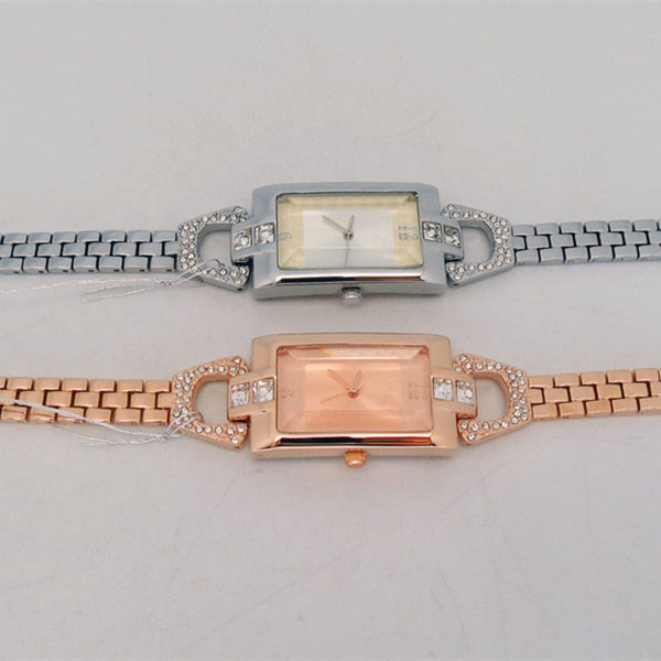 穩(wěn)達(dá)時時尚新款玫瑰金鑲鉆捷克石女式手表批發(fā)