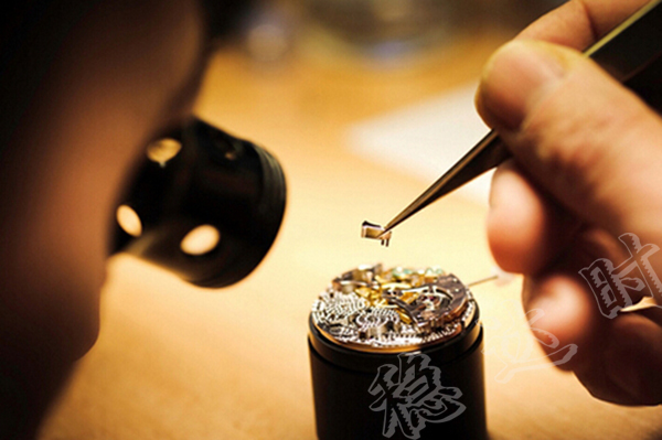 做工嚴(yán)謹(jǐn)，穩(wěn)達(dá)時工藝