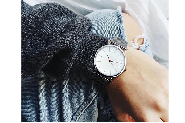 簡(jiǎn)約經(jīng)典石英手表定制 穩(wěn)達(dá)時(shí)廠家供應(yīng)