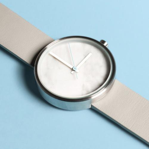 時(shí)尚禮品腕表  玉石手表定制穩(wěn)達(dá)時(shí)手表廠家高品質(zhì)出產(chǎn)