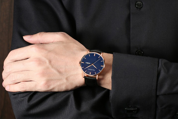 潮流男士不銹鋼藍色字面石英手表&mdash;&mdash;穩(wěn)達時