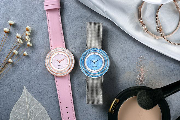 個性鑲鉆女士石英表 深圳手表廠家批量供應
