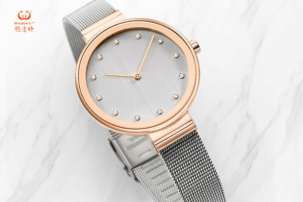 簡(jiǎn)約時(shí)尚履帶腕表定制 廠家直購(gòu)