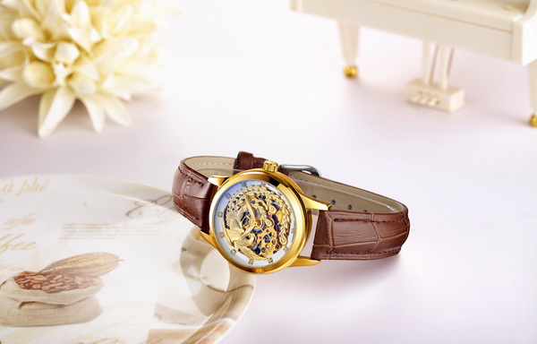 男士防水夜光手表石英表廠家直銷