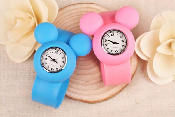 穩(wěn)達(dá)時卡通兒童手表定制