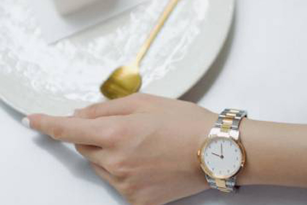 簡(jiǎn)約設(shè)計(jì)女士腕表定制生產(chǎn)