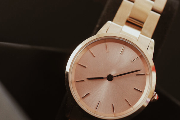 外貿(mào)時(shí)尚簡(jiǎn)約禮品手表公司 貨源直供